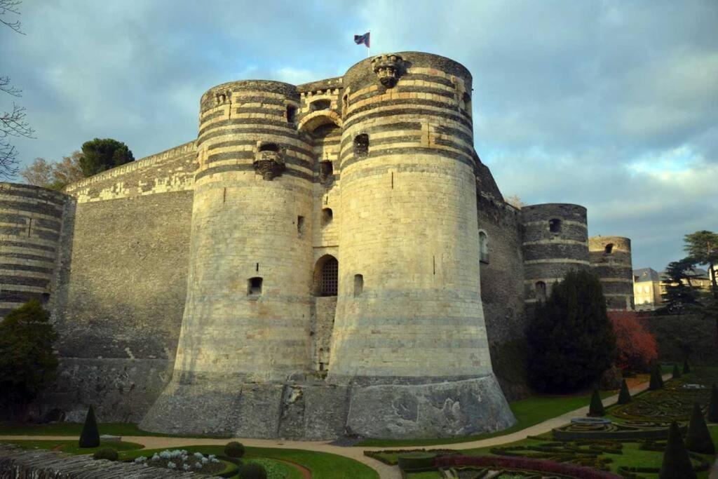 Appartement Souvenirs D'Enfance-La Bonne Marienne-La Madeleine à Angers Extérieur photo